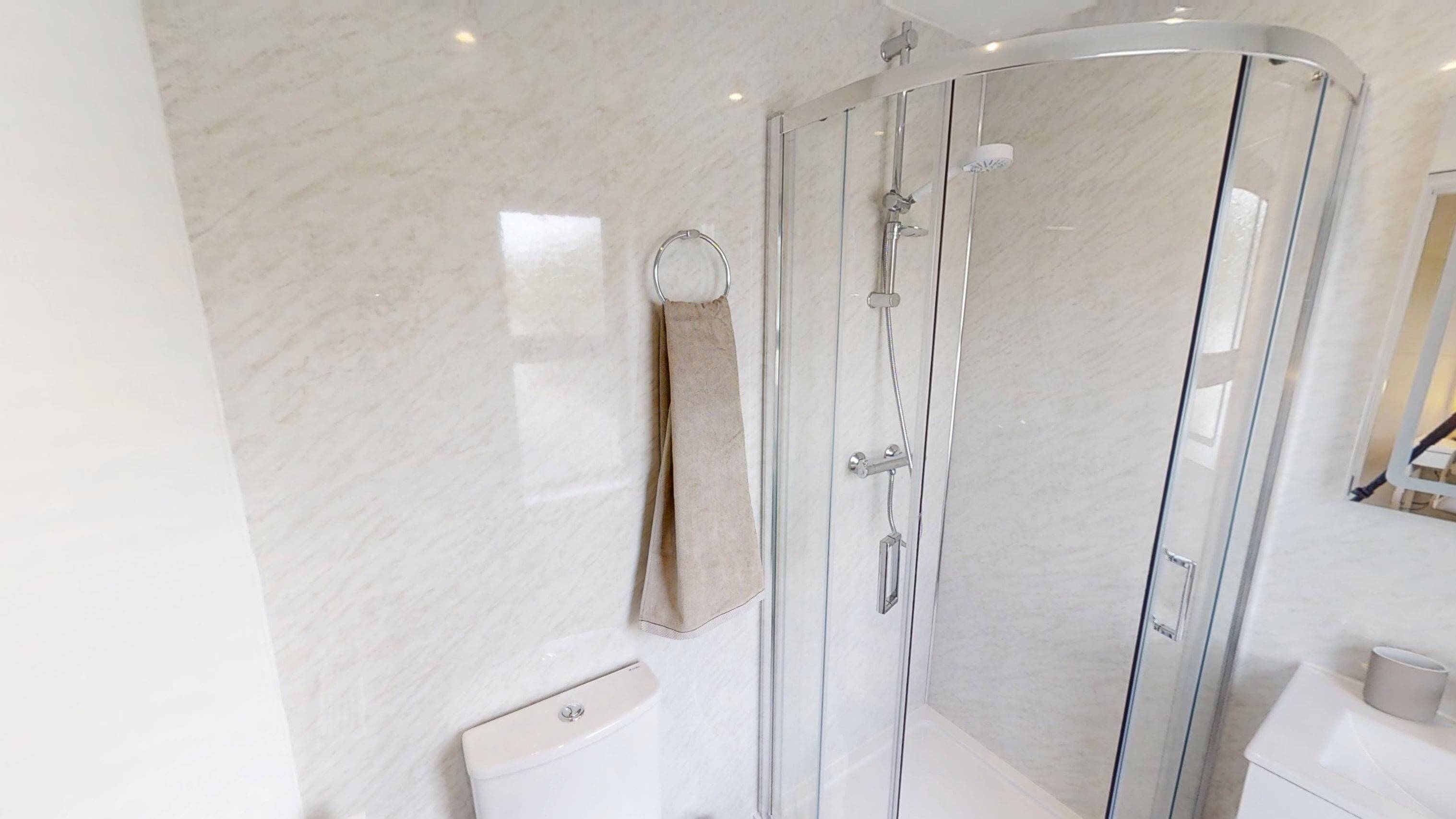 Bedroom 5 Ensuite